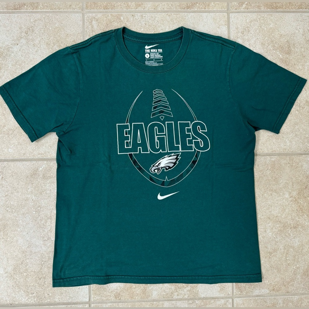 Philadelphia Eagles Youth T-Shirt 
Size: Youth Large
Color: Green/White